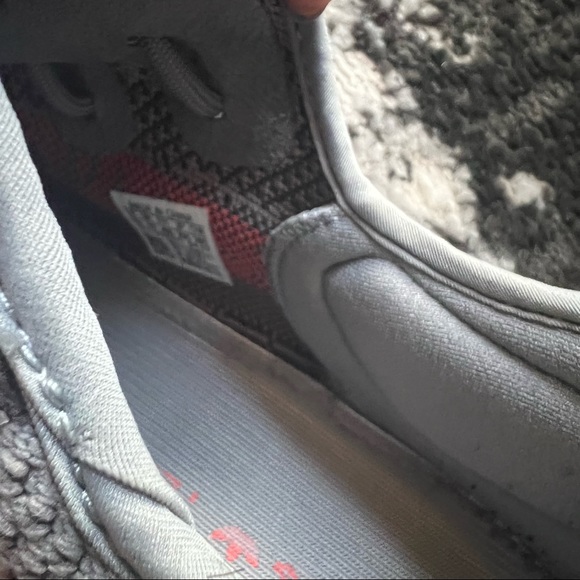 Yeezy 350 V2 Beluga - Picture 11 of 12